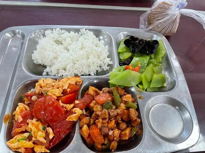 记录一下在学校的工作餐