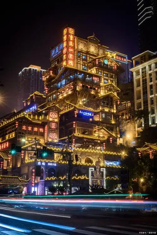 重庆,这座拥有着悠久历史和独特文化的城市,以其山城和江城的特色而