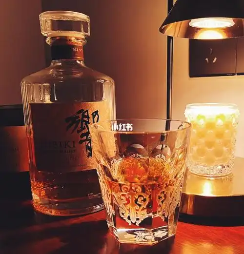 家里喝酒的氛围得有