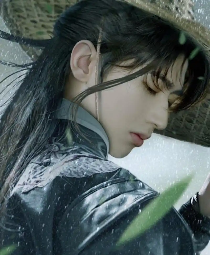 蔡徐坤古装侠客造型曝光,这是要拍戏了吗