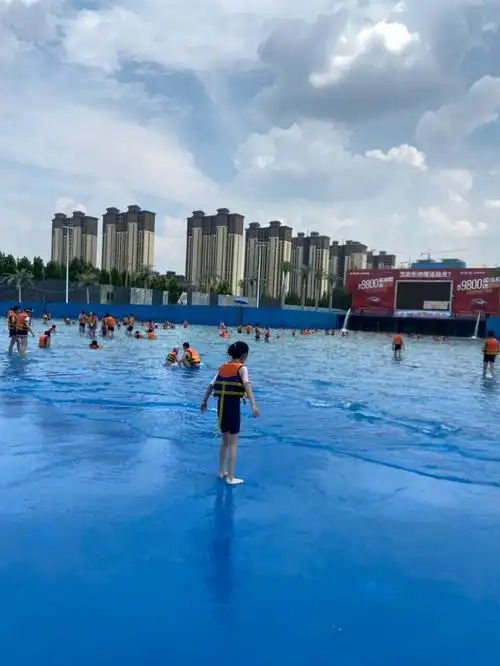 周日去了乐达,室内水温略低,但水质好一些室外水温很不错,可惜水质略