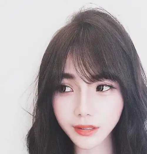 烫一款这样好看的发型,你就变女神喽!长发烫卷度越大越显成熟,适合