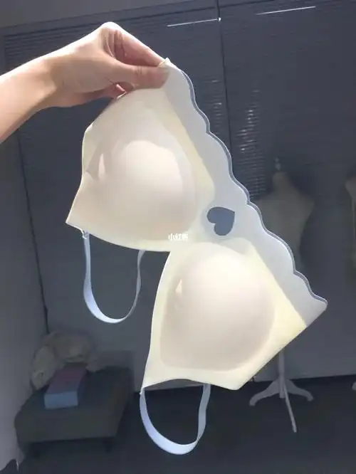 不吹牛!建议小胸的姐妹人手一件爱心啵啵衣