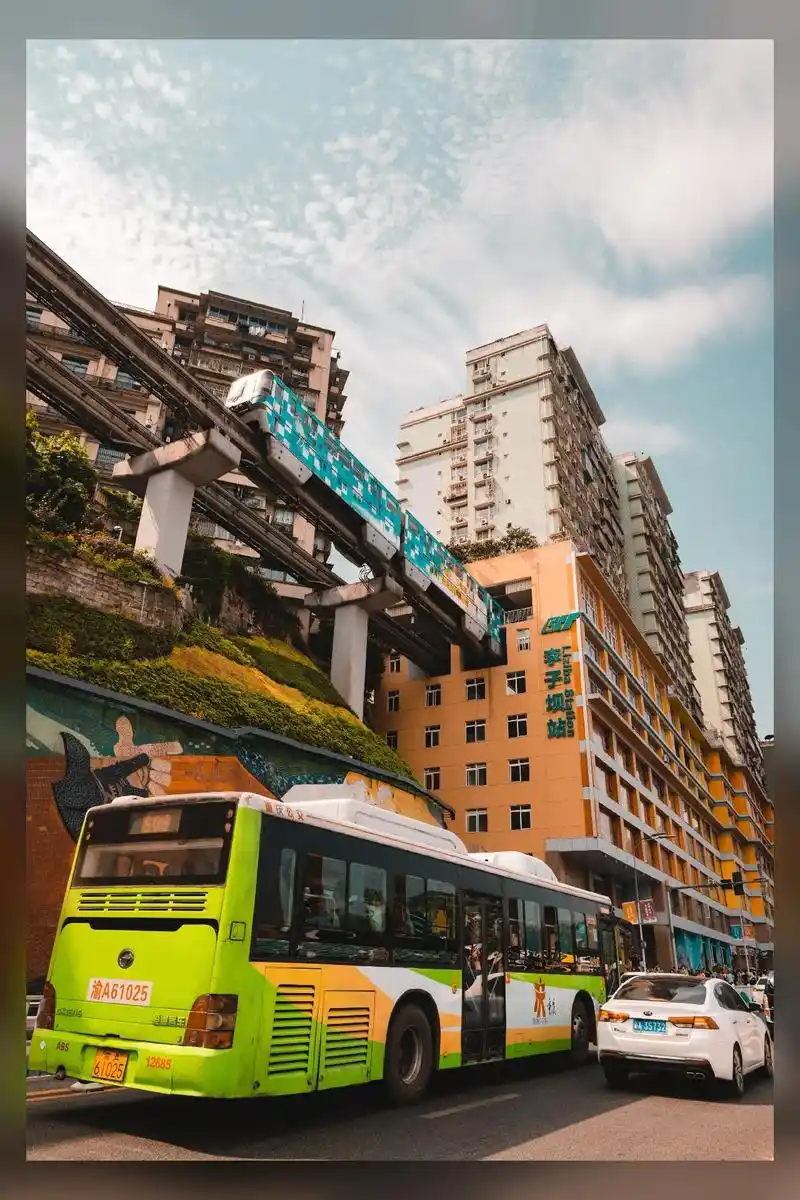 重庆轻轨拍照攻略02怀念那年夏天.#旅行图文激励计划 #重庆 - 抖音