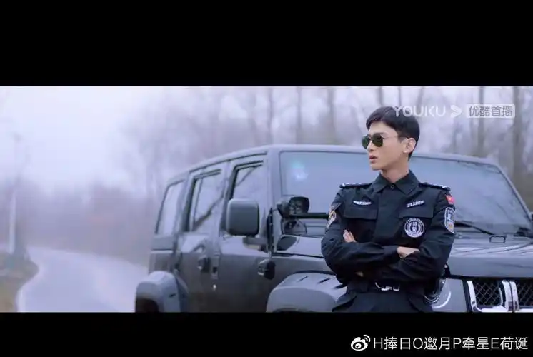 爱上特种兵黄景瑜大秀身材但最硬核的还是这台战狼座驾