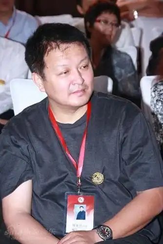 图文导演委员会成立杨亚洲导演