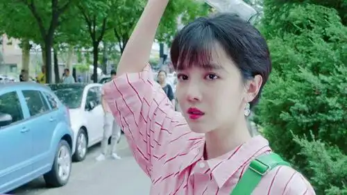 《青春斗》:晋小妮怒甩渣男,"恋爱脑"的她终于硬气了一回!