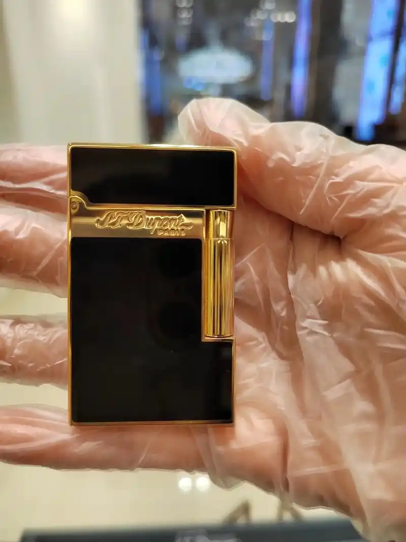 法国9193都彭天然漆和磨砂面打火机.