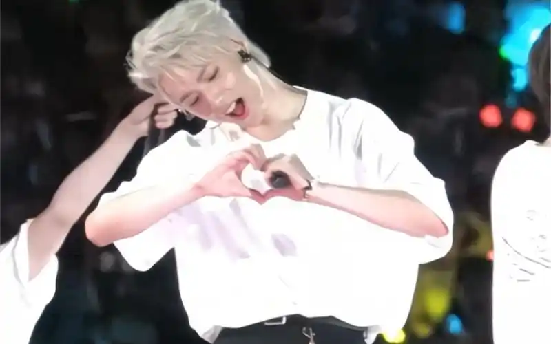 刘耀文 | 比心,递话筒,挥手 互动要素巨多的爆米花直拍