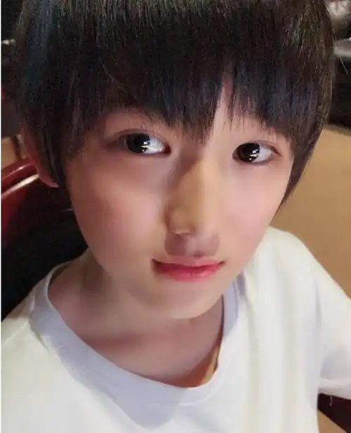 丁程鑫舞台solo,16岁的少年控场一流,跳起舞来帅炸苍穹!