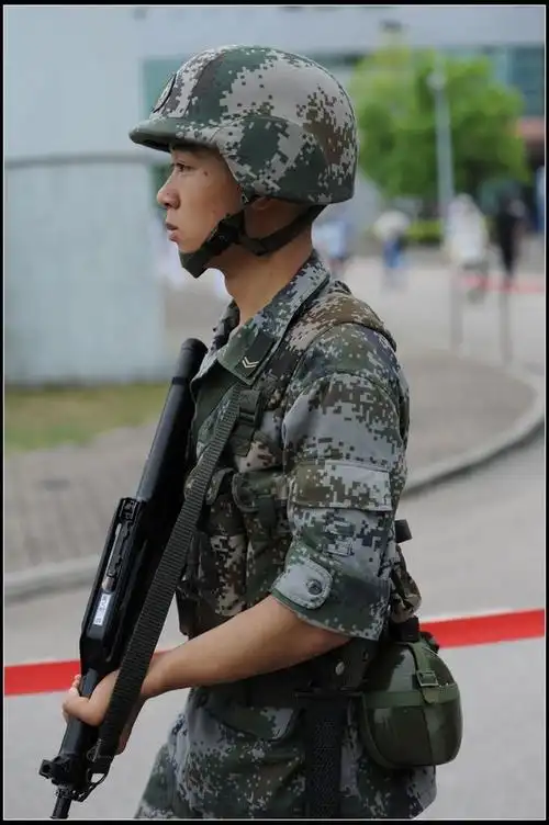 军人风采----"五一"节向解放军叔叔致敬