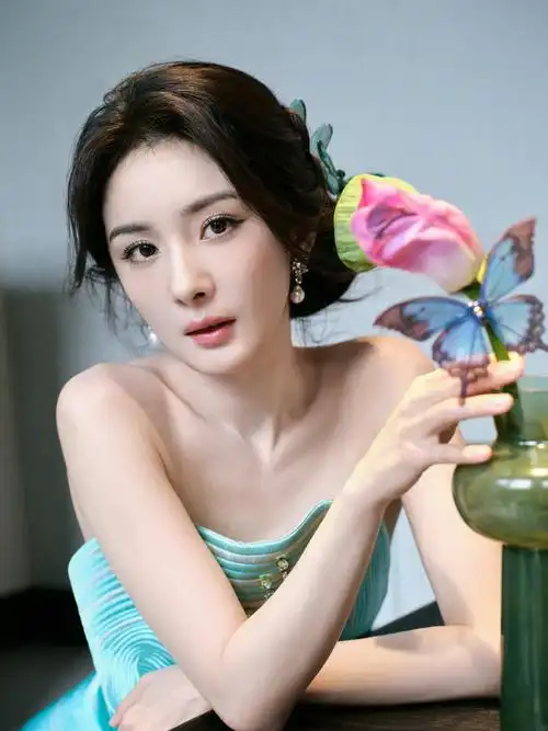 杨幂碧螺春造型