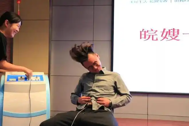 我在干嘛?"果真爱笑的男生"孕"气都不会太差!