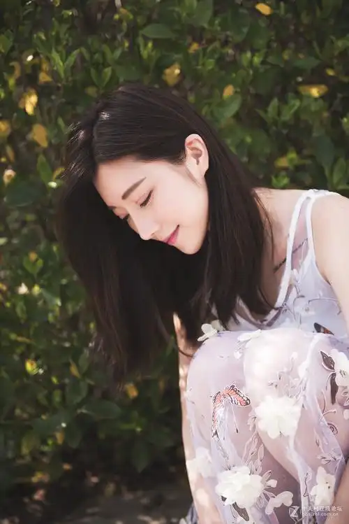 在阳光灿烂的日子里开怀大笑