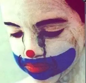 笑着流泪小丑头像