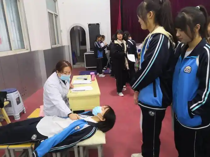 用心呵护健康,为梦想插上翅膀 ———西安市第十中学2020年学生体检