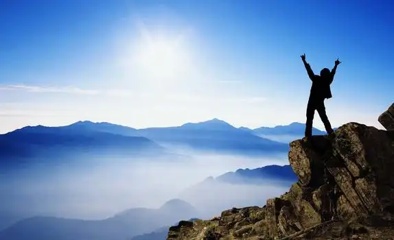 白色云海唯美背景banner