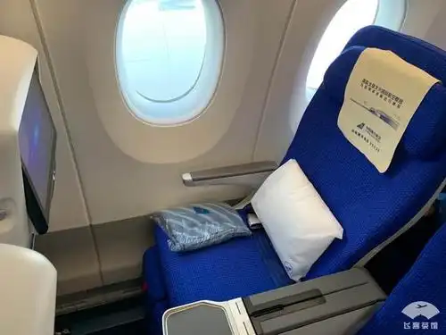 打卡南航a350墨镜侠明珠经济舱太适合大长腿座椅间距有1米宽