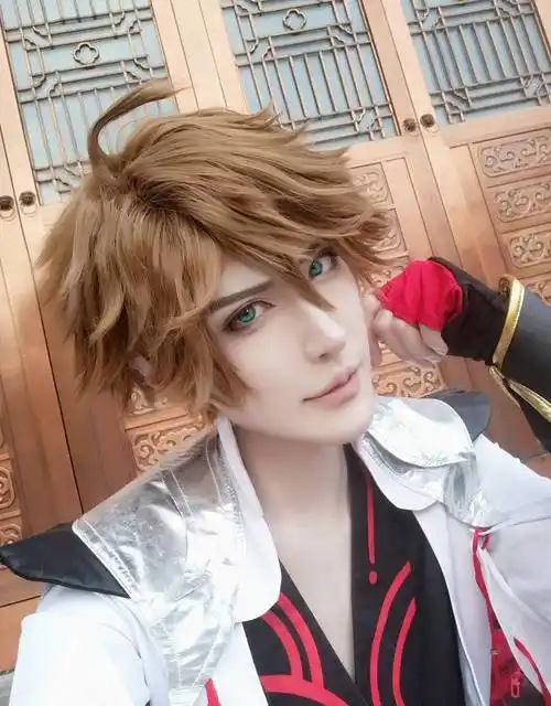 王者荣耀cos一人分饰四角守约软萌就差赵云成团出道