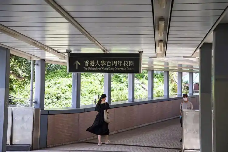 "75万元内推港大":港大打假风暴后,"保录取"暗流依旧