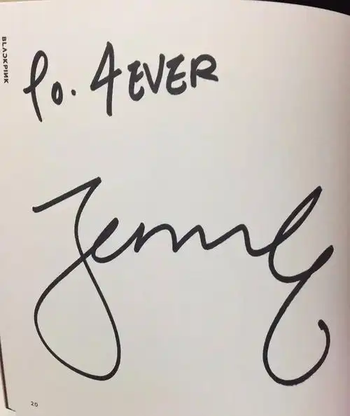 jennie粉请求她签名,对方却用撒娇拒绝写中文