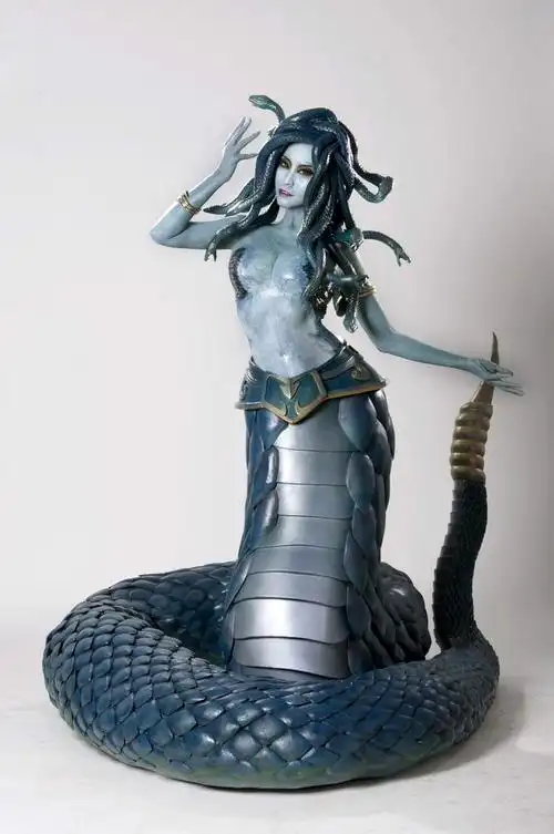 化身美杜莎魔物狩猎者奉献顶级特效cos_手机新闻_手机之家网站手机版