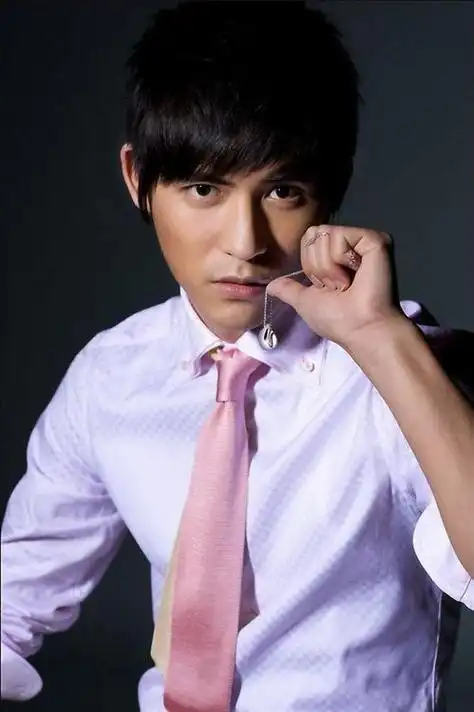 67周渝民个人资料简介(因《流星花园》而成名,他与妻子喻虹渊,低调