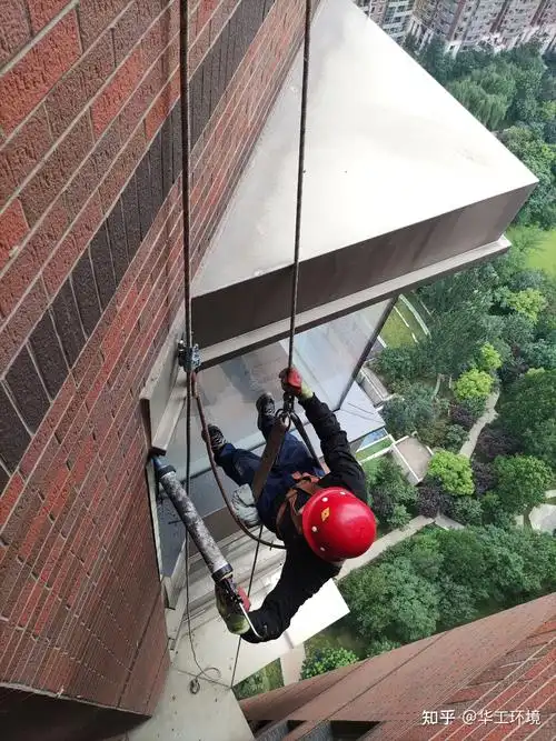 外墙玻璃打胶选用吊绳蜘蛛人安全吗