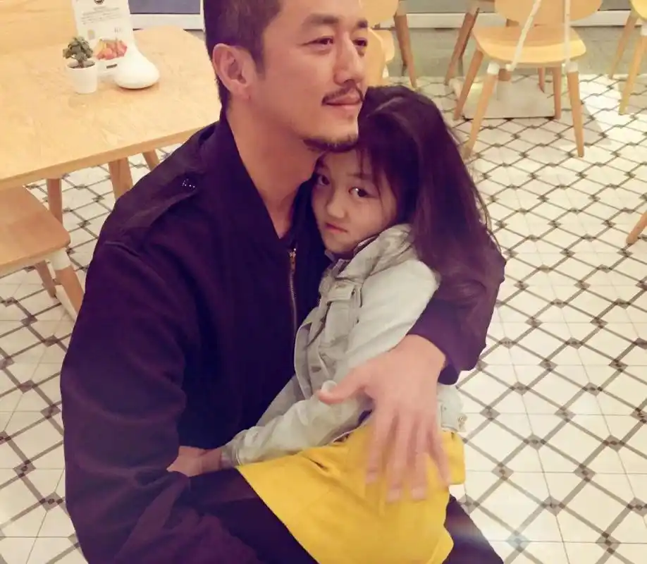 不过虽然李嫣因为唇腭裂备受争议,但是她一直活得很坦然,不在意别人的