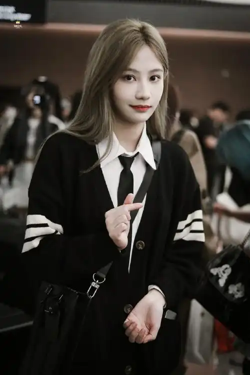 袁一琦超话383937363832 313732到达@snh48-袁一琦