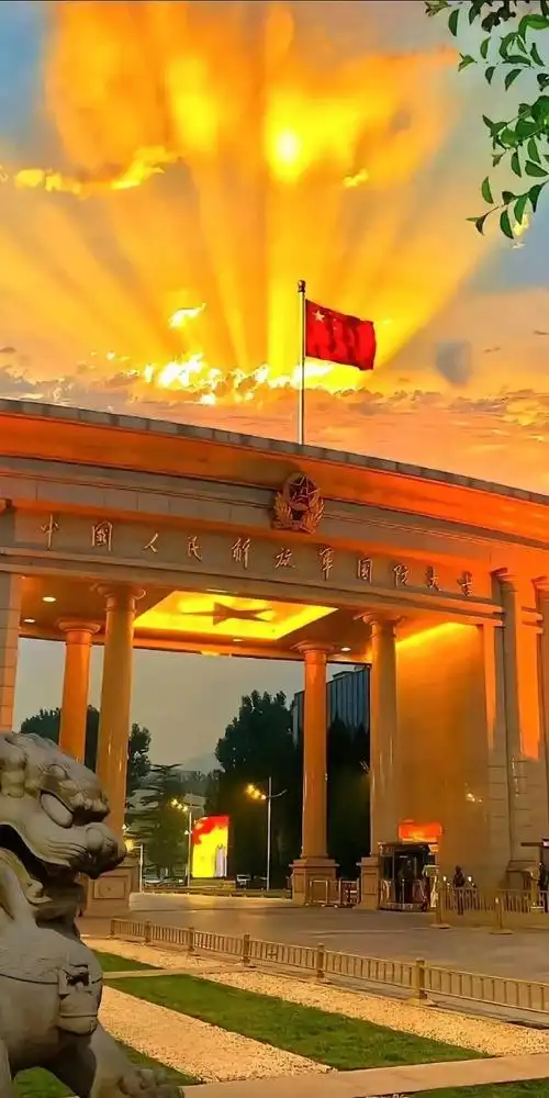 生在国旗下 长在春风里  中国红壁纸