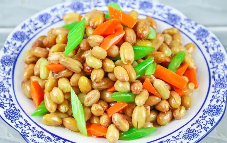 水煮花生好吃有诀窍厨师长分享2点技巧香糯入味又省时