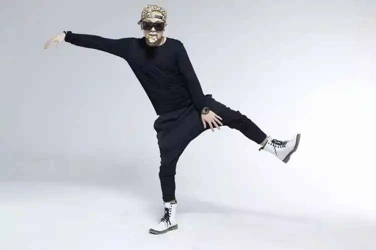 热血街舞团开播倒计时1天|这样穿你,才能成为dancer中最抢眼的superx!