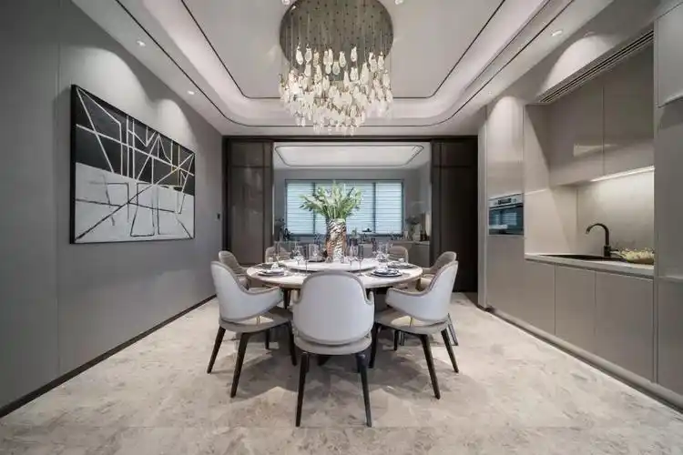 观湖三层大平层,滨水半岛的现代雅奢生活