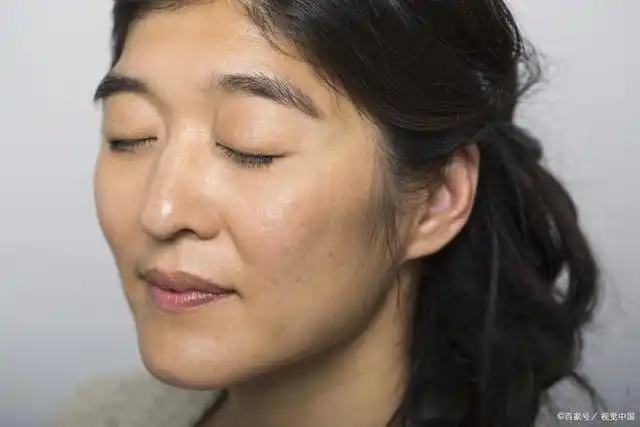 脸上发黄暗沉,看着显老怎么办?学会这4点,或帮你恢复年轻态