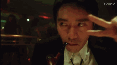 完全被星仔的"撩人"舞姿俘获~《低俗小说》《百变星君》从演员的服装