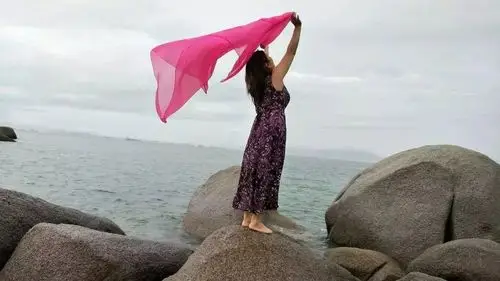 照的姿势和色彩但是打开方式好像不是大妈们这样的呀而是这样的不过