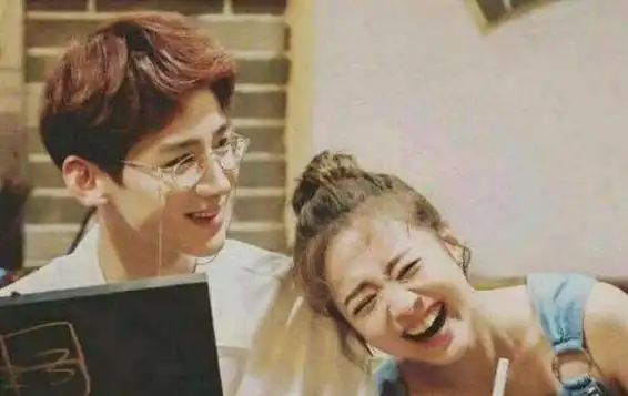 白敬亭唯一承认的女友是谁不是达瓦卓玛白敬亭是单身