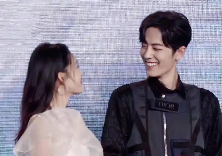 李沁肖战2度合作,古风恋爱剧吻戏不断,网友:比和杨紫般配_穿着_肤色