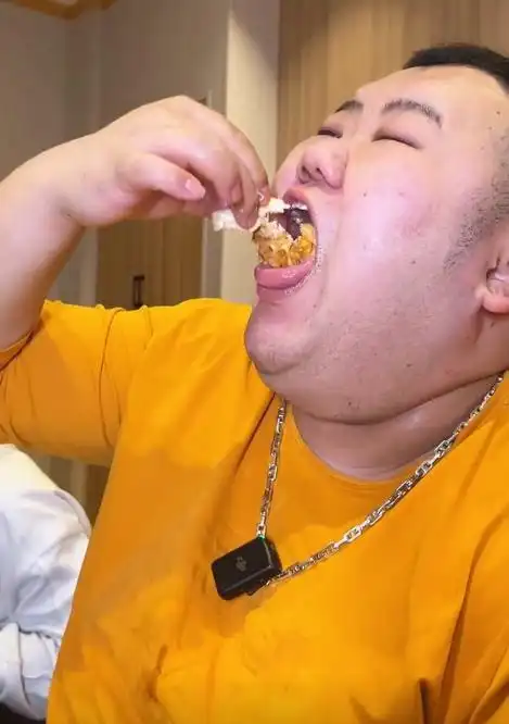 泡泡龙去世胖猴仔减肥,樱木花胖狂吃不听劝,吃肉论盆身材已赶超