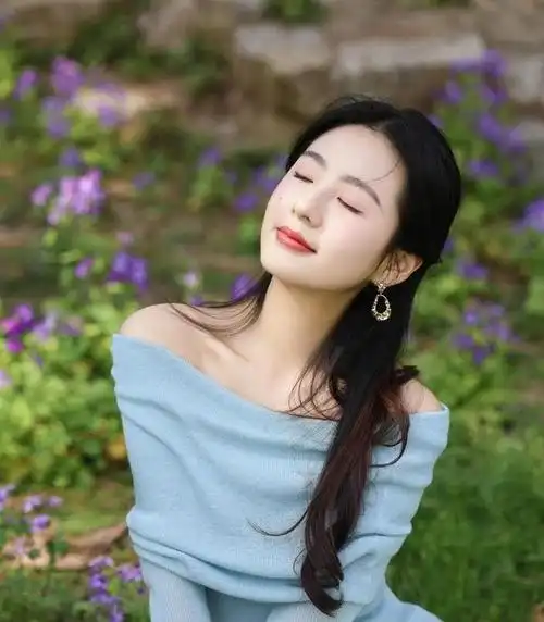 东南大学校花走红,颜值超越刘亦菲惊艳全网