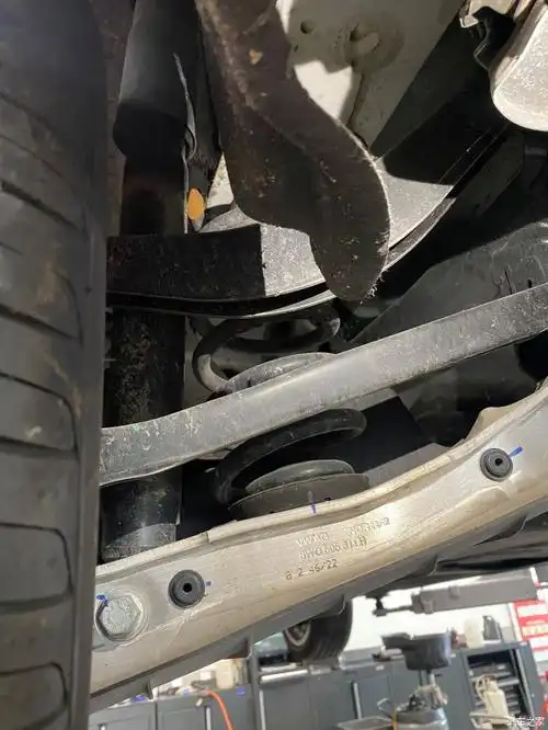 惊没出首保的奥迪a4l就断了悬挂多图慎入