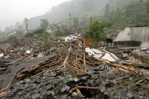 四川什邡市灾情严重 三个山区镇几乎夷为平地