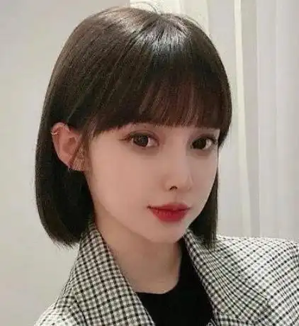 下面小编想推荐一下最新的短发直发,包括红茶短发直发,齐肩短发直发