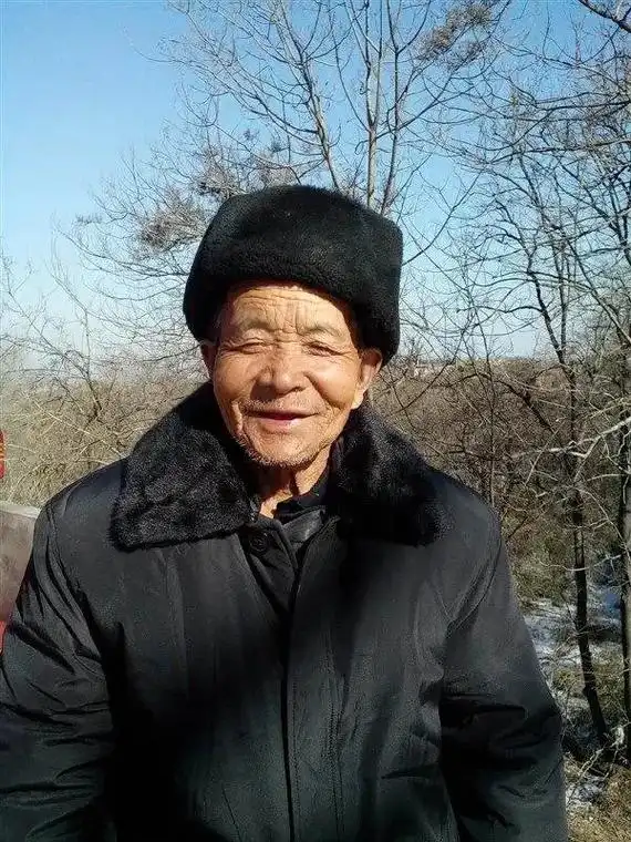 孩子爷爷左天晚上有梦见你了,你还是那慈祥的面容