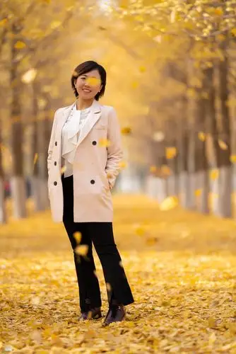 索尼α7r iii fe 135mm f1.8 gm柔美虚化初秋人像体验