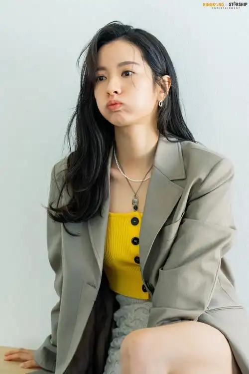 苞娜二十五二十一##演员金知妍