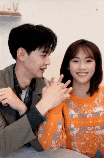 讲述了青梅竹马的实习律师丛容(邢菲 饰)与外科医生温少卿(唐晓天