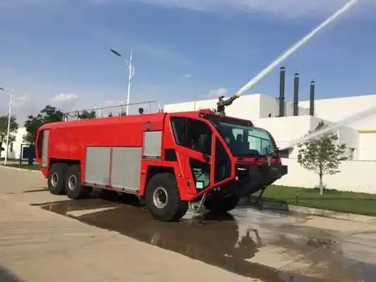 榆林机场美国豪士科机场主力消防车进驻