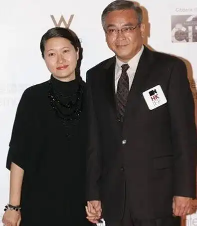 据悉,尔冬升和罗晓文已经于上周三悄悄注册.